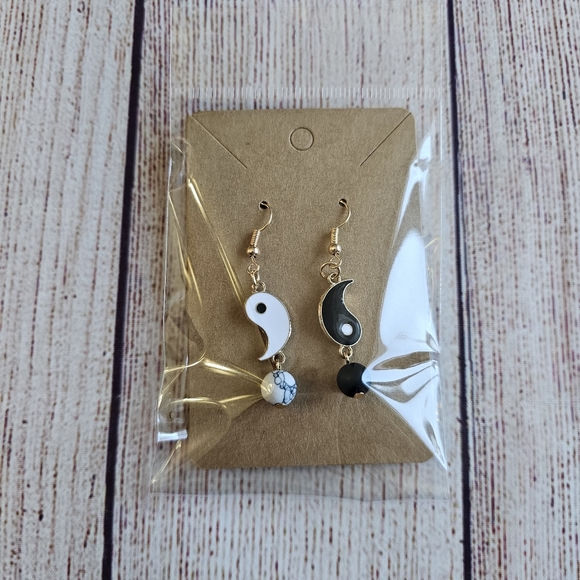 NWT Black White & Gold Yin & Yang Dangle Earrings - Picture 10 of 11